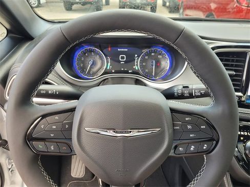 New 2026 Chrysler Pacifica Limited w/ S Appearance Package image 27