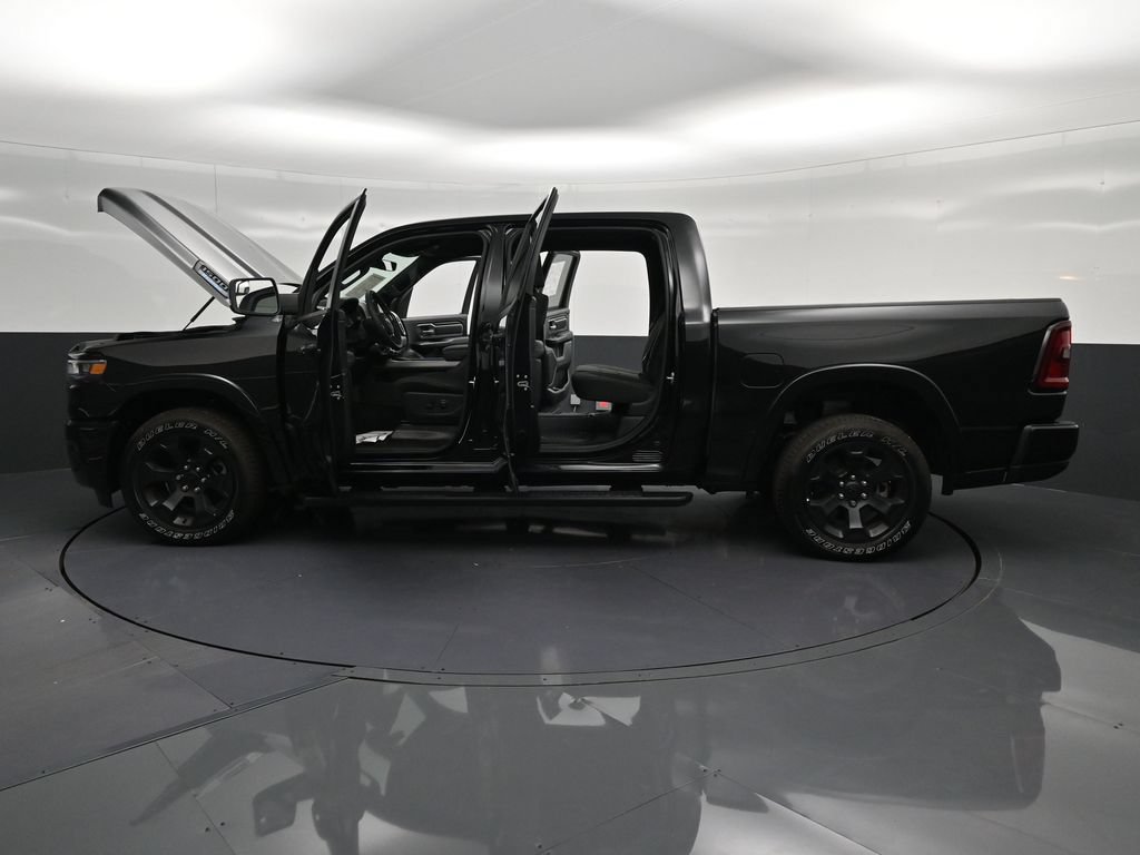 Used 2025 RAM 1500 Big Horn RWD image 37