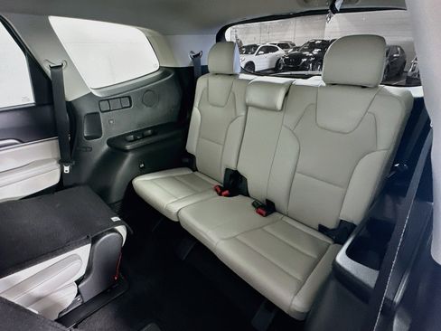 Used 2025 Kia Telluride S FWD image 30