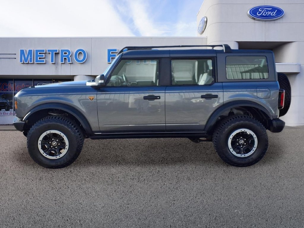 Used 2023 Ford Bronco Badlands w/ Sasquatch Package AWD/4WD image 6