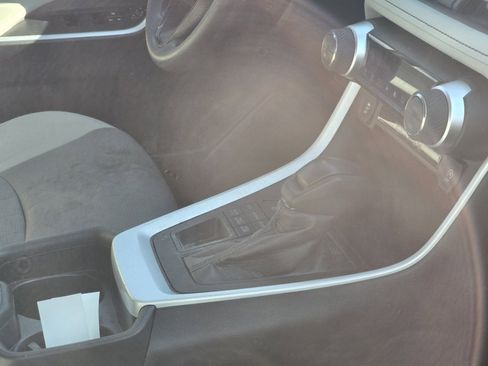 Used 2021 Toyota RAV4 XLE w/ Carpet Mat Package (TMS) image 15