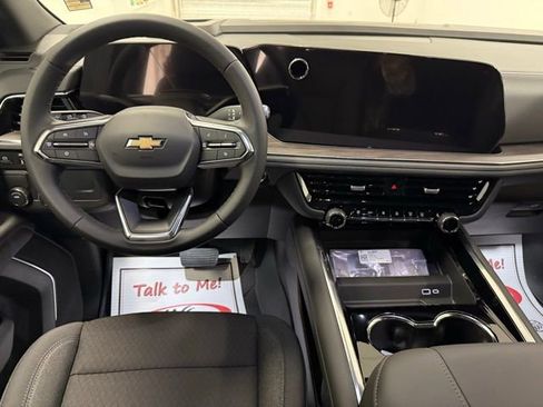 New 2026 Chevrolet Suburban LS image 18