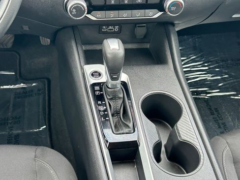 Used 2025 Nissan Altima 2.5 SV FWD image 19