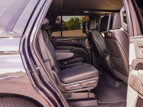 Used 2023 Cadillac Escalade Sport Platinum AWD/4WD image 9
