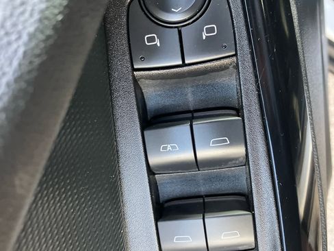 Certified 2025 Chevrolet Equinox LT image 13