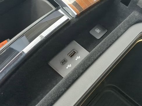 Used 2025 Cadillac Escalade Sport Platinum w/ LPO, Floor Liner Package AWD/4WD image 21