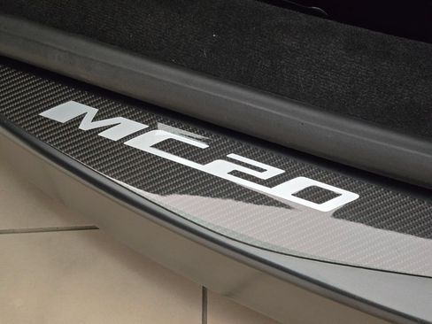 Certified 2022 Maserati MC20 Coupe RWD image 31