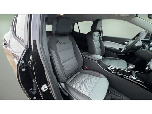 New 2026 Chevrolet Trax LT w/ Driver Confidence Package image 32