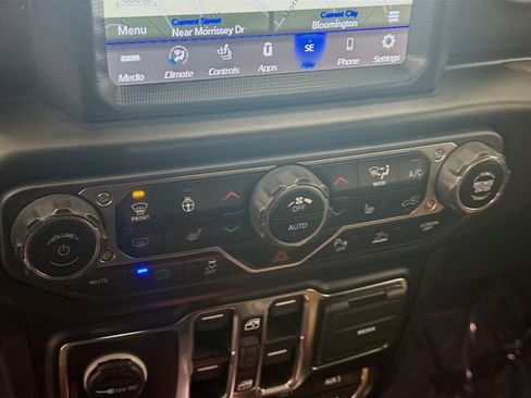 Used 2021 Jeep Wrangler Unlimited Sahara w/ Cold Weather Group image 16