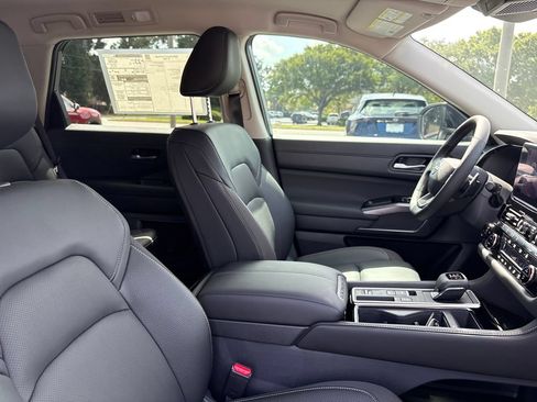 New 2026 Nissan Pathfinder SL FWD image 26