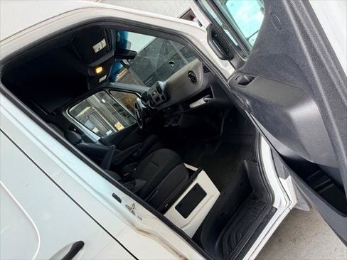 Used 2023 Mercedes-Benz Sprinter 2500 image 13
