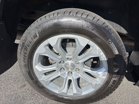 Certified 2023 Chevrolet Silverado 1500 LTZ w/ LTZ Premium Package image 18