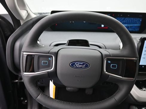 New 2025 Ford Expedition Active image 6