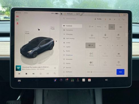 Used 2024 Tesla Model Y Long Range RWD image 30