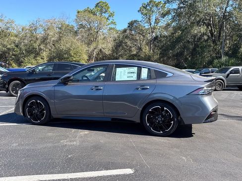 New 2026 Nissan Sentra SR w/ SR Premium Package FWD image 11