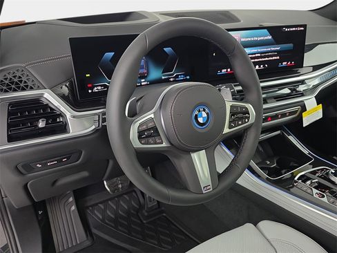 New 2026 BMW X5 xDrive50e w/ Executive Package image 16