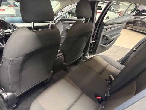 Used 2020 MAZDA MAZDA3 Sedan FWD image 40