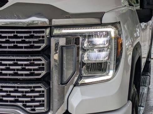 Used 2020 GMC Sierra 2500 Denali w/ Denali Ultimate Package AWD/4WD image 9