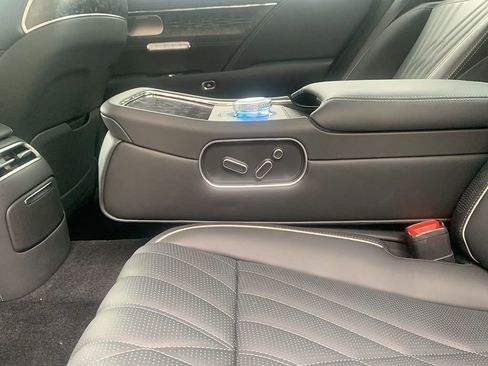 Used 2025 Genesis G90 3.5T image 22