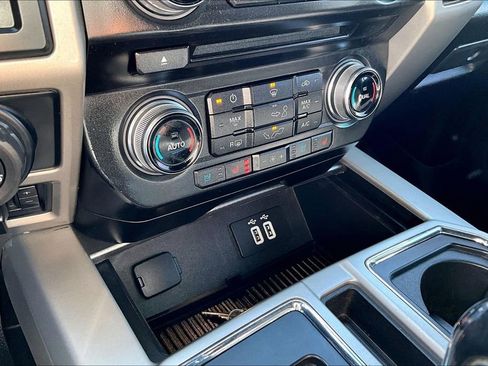 Used 2019 Ford F150 Lariat w/ Equipment Group 502A Luxury image 33