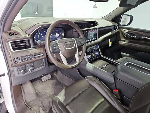 Used 2023 GMC Yukon Denali AWD/4WD image 12