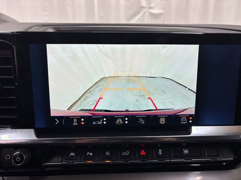 Used 2025 Chevrolet Silverado 1500 High Country image 21