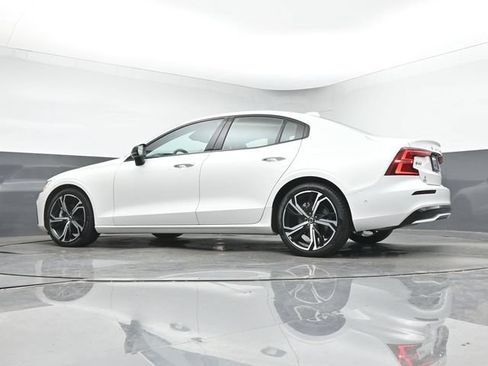 Used 2025 Volvo S60 B5 Plus FWD image 15
