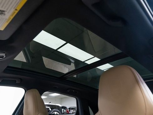 Used 2023 Porsche Cayenne Base image 16