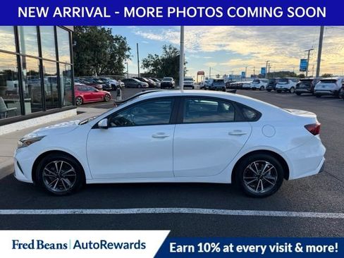 Used 2023 Kia Forte LXS FWD image 4