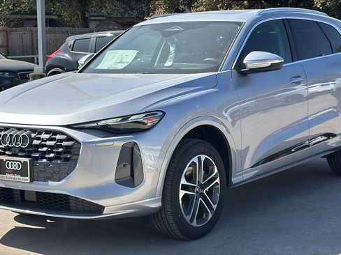 New 2025 Audi Q5 Premium image 3