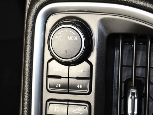 Used 2019 Chevrolet Silverado 1500 LT w/ All-Star Edition AWD/4WD image 40