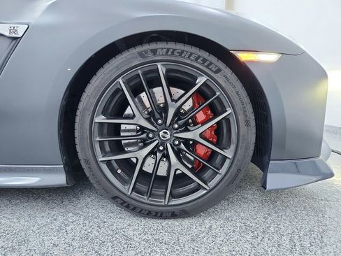 Used 2019 Nissan GT-R image 65