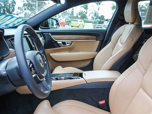 Used 2019 Volvo S90 T8 Inscription w/ Advanced Package image 18
