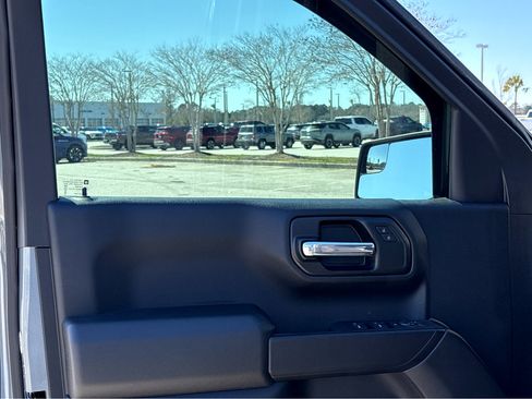 Used 2026 Chevrolet Silverado 1500 Custom image 9