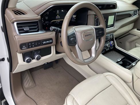Used 2022 GMC Yukon Denali image 12