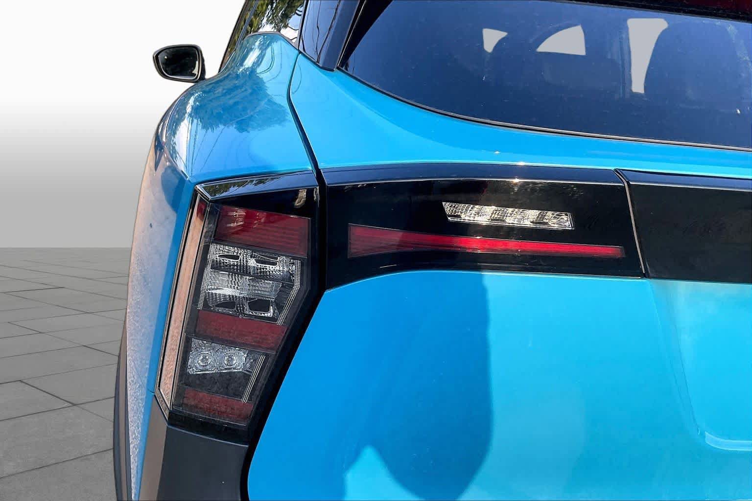 Used 2025 Nissan Kicks SR FWD image 28