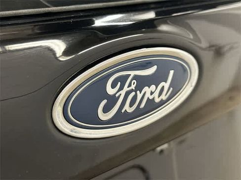 Used 2016 Ford Focus SE w/ SE Cold Weather Package image 24