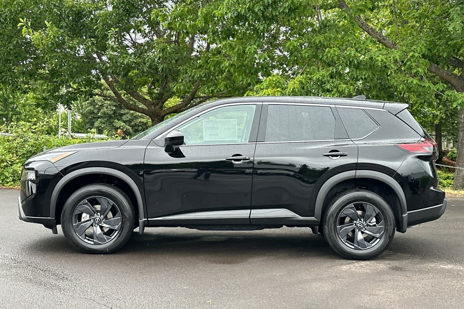 New 2026 Nissan Rogue SV AWD/4WD image 5