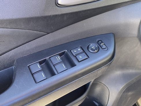 Used 2015 Honda CR-V LX image 9