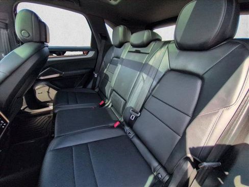 Used 2024 Porsche Cayenne S AWD/4WD image 18