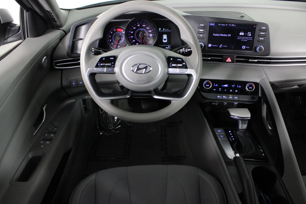 Certified 2022 Hyundai Elantra SEL FWD image 8