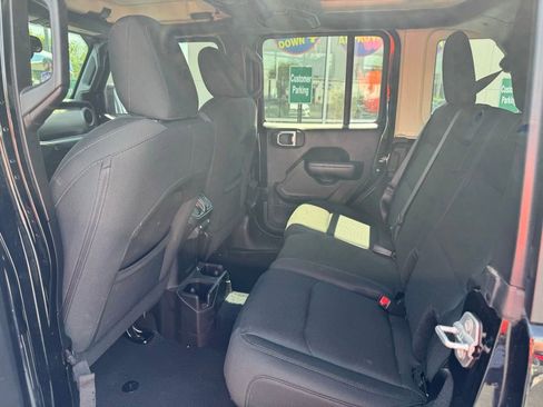 Used 2019 Jeep Wrangler Unlimited Sport S AWD/4WD image 10