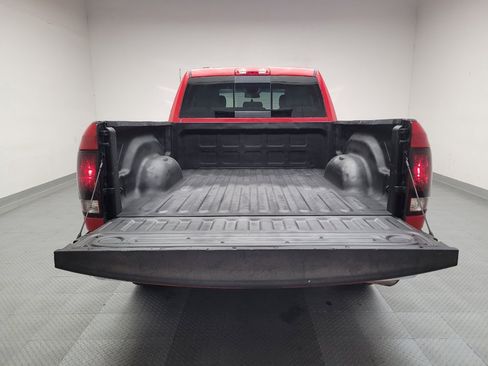 Used 2018 RAM 1500 Classic SLT image 29