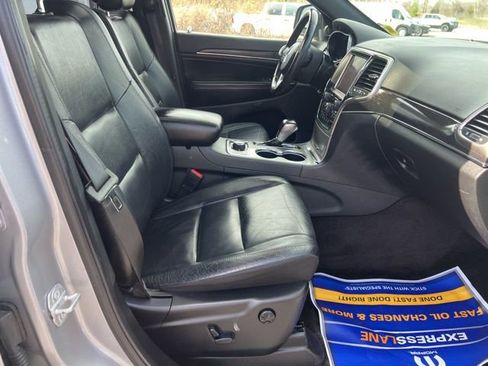 Used 2018 Jeep Grand Cherokee Limited image 10