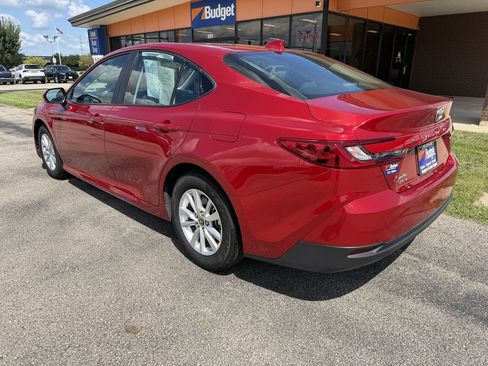 Used 2025 Toyota Camry LE AWD/4WD image 3