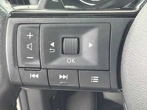 Used 2023 Nissan Rogue SL AWD/4WD image 25