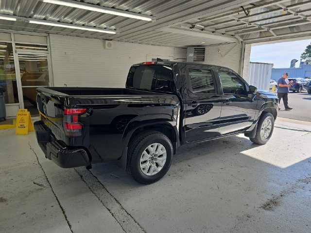 Used 2022 Nissan Frontier SV AWD/4WD image 6