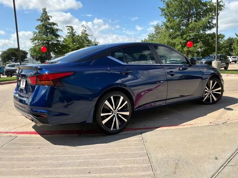 Used 2021 Nissan Altima 2.5 SR w/ SR Premium Package FWD image 5