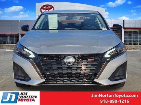 Used 2024 Nissan Altima 2.5 SR image 2