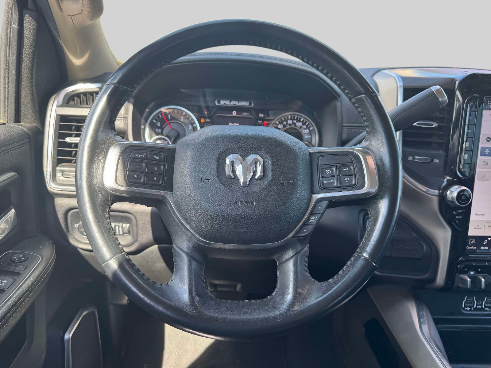 Used 2022 RAM 3500 Laramie w/ Chrome Appearance Group AWD/4WD image 12